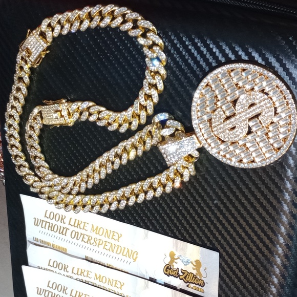 Pendant & 26